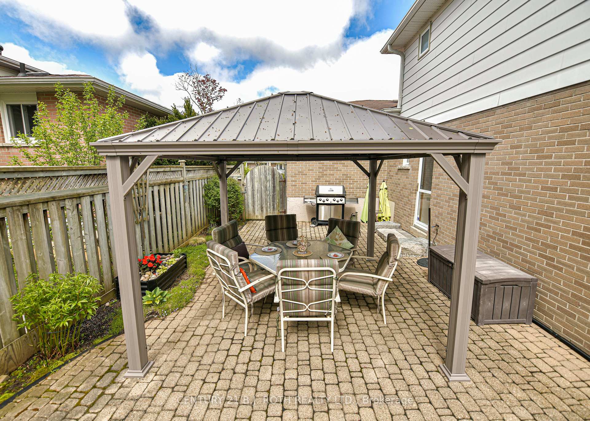 Photo 3 of 15 Glenecho Drive, Barrie, Grove East — HOMEH
