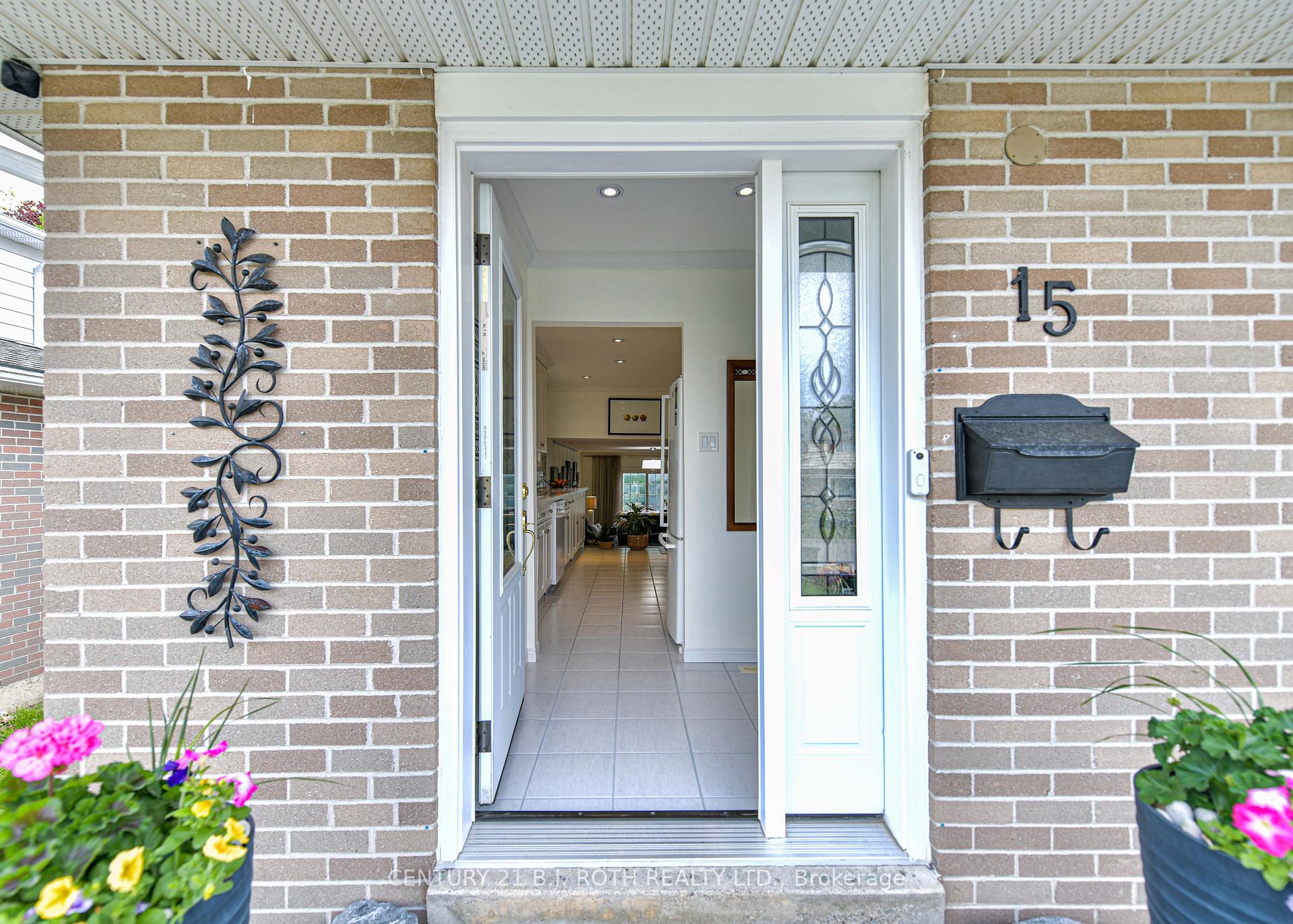 Photo 8 of 15 Glenecho Drive, Barrie, Grove East — HOMEH
