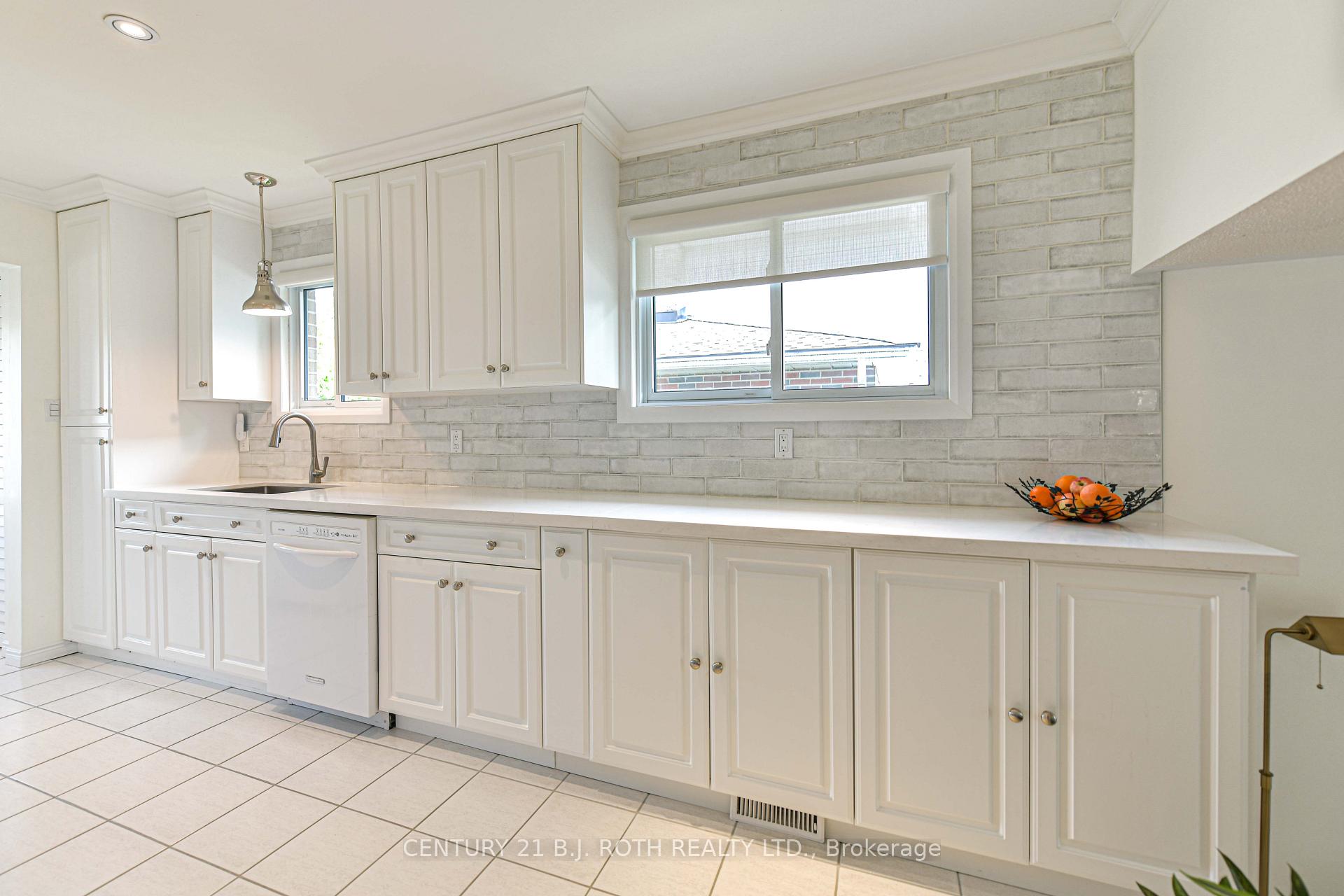 Photo 10 of 15 Glenecho Drive, Barrie, Grove East — HOMEH