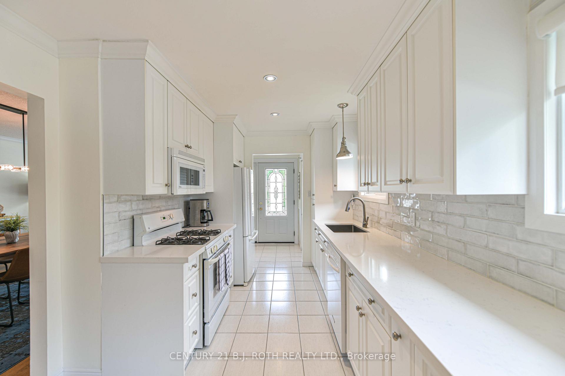 Photo 11 of 15 Glenecho Drive, Barrie, Grove East — HOMEH