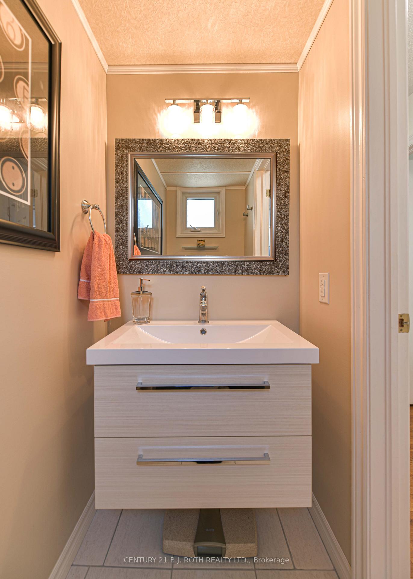 Photo 18 of 15 Glenecho Drive, Barrie, Grove East — HOMEH