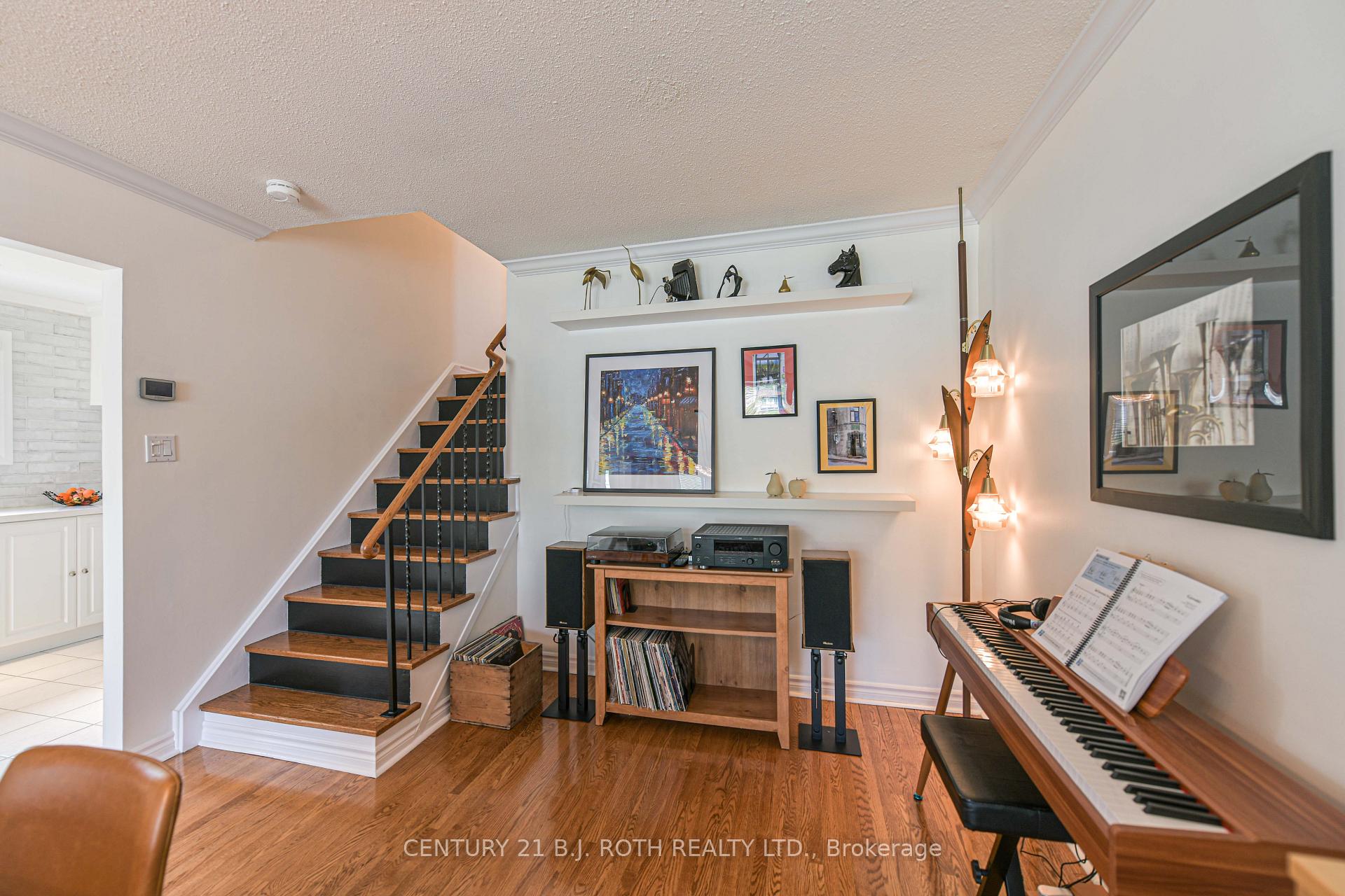 Photo 19 of 15 Glenecho Drive, Barrie, Grove East — HOMEH