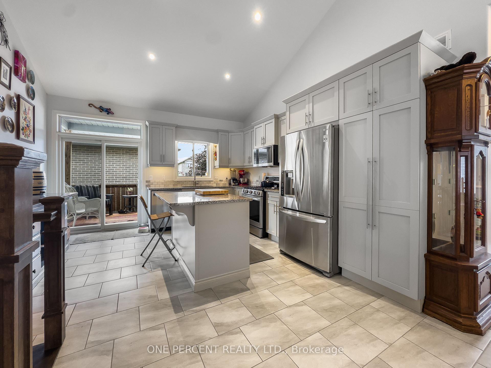 Photo 13 of 20 Trinity Court, Belleville, Thurlow Ward — HOMEH