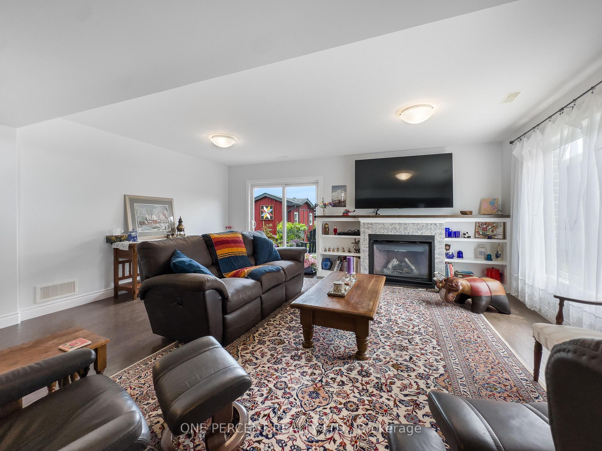 Photo 28 of 20 Trinity Court, Belleville, Thurlow Ward — HOMEH