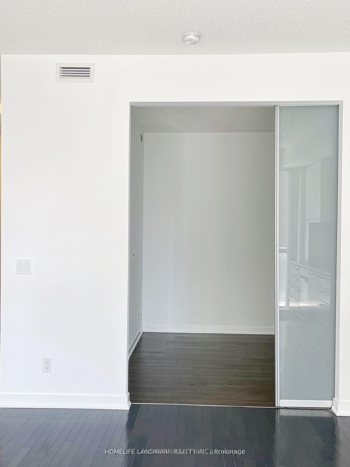 Photo 8 of Unit 2508, 770 Bay Street, Toronto, Bay Street Corridor — HOMEH