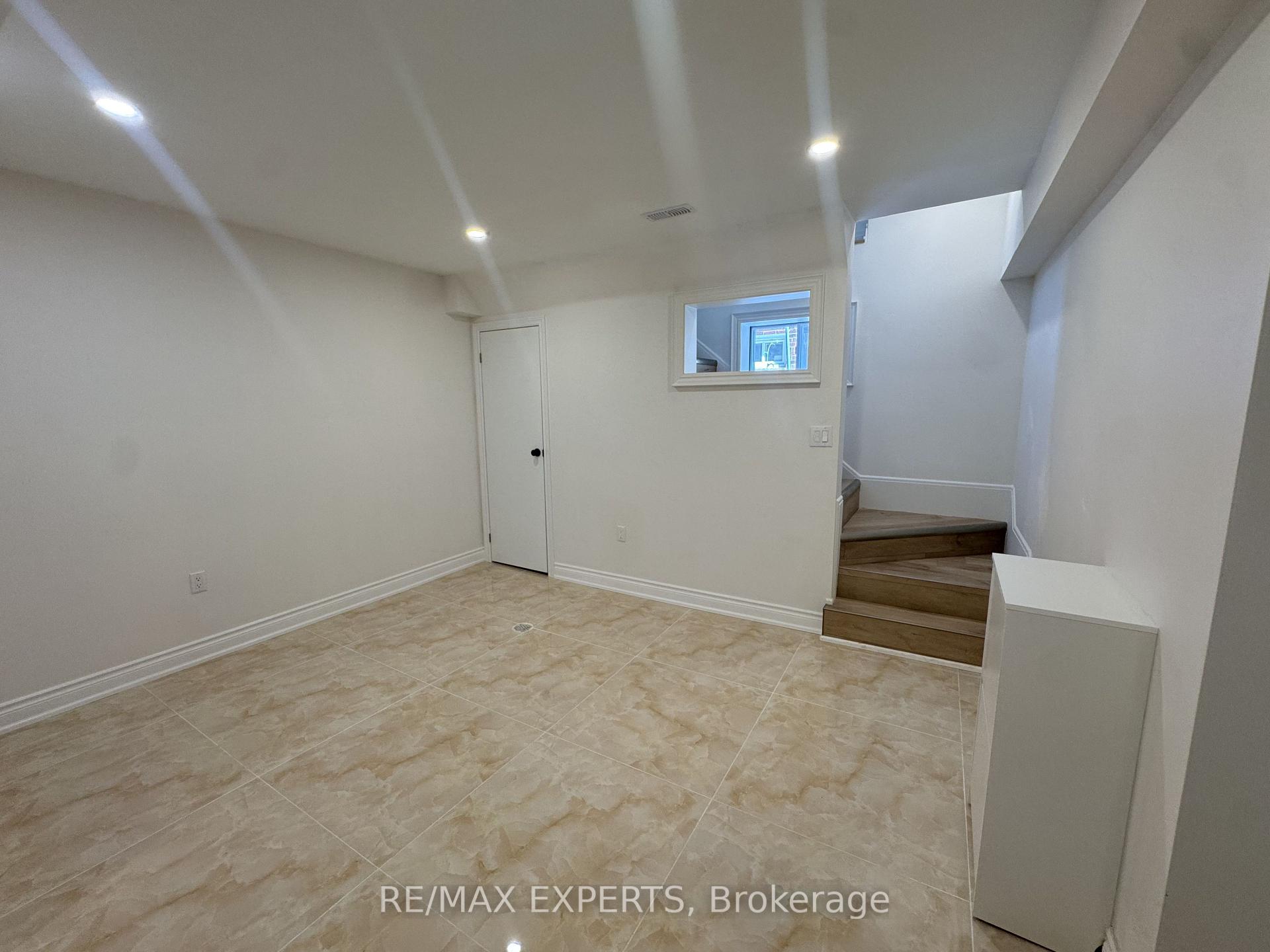 Photo 2 of Unit Unit B Basement, 209 Ridge Road, Caledon, Bolton West — HOMEH