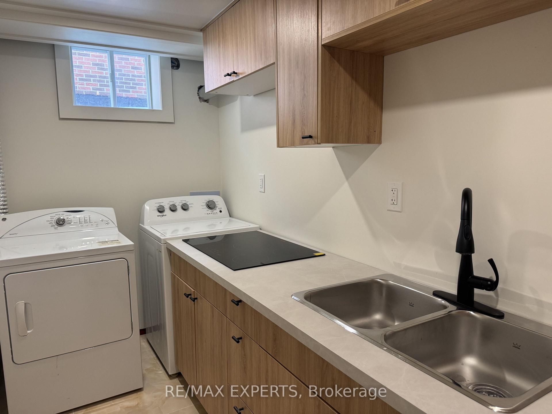 Photo 5 of Unit Unit B Basement, 209 Ridge Road, Caledon, Bolton West — HOMEH