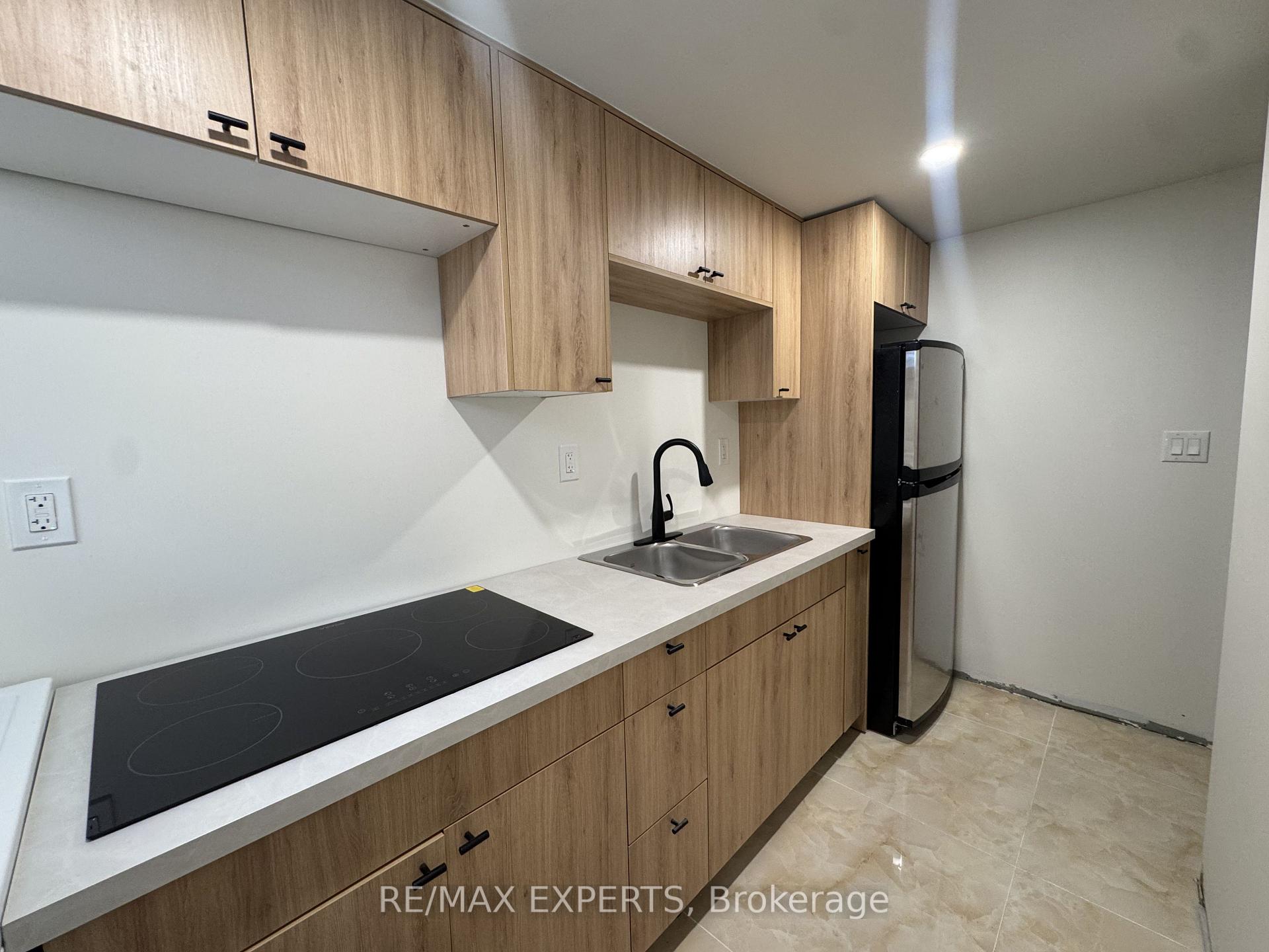 Photo 7 of Unit Unit B Basement, 209 Ridge Road, Caledon, Bolton West — HOMEH