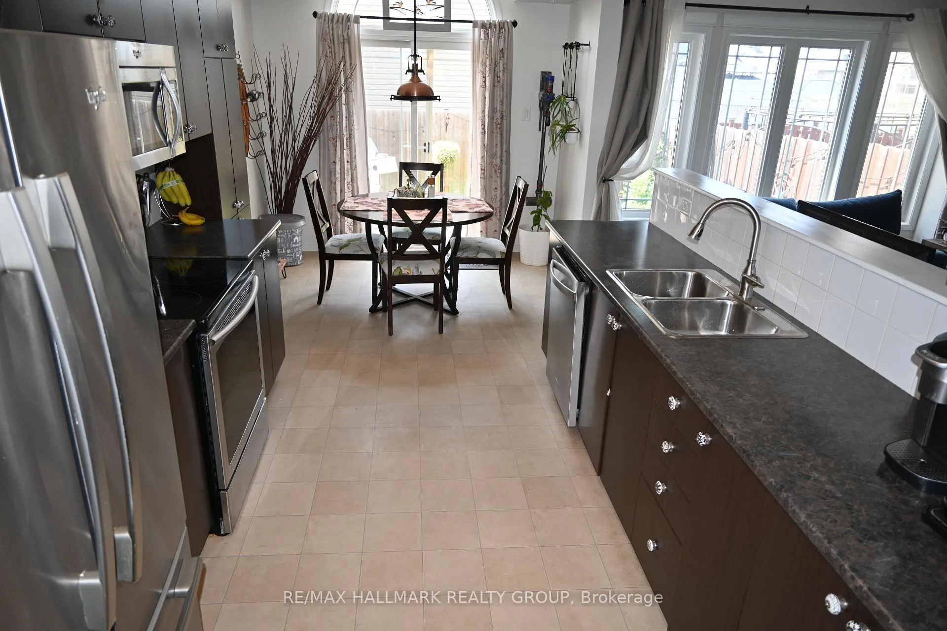 Photo 7 of 679 Percifor Way, Ottawa, Mer Bleue/Bradley Estates/Anderson Park — HOMEH