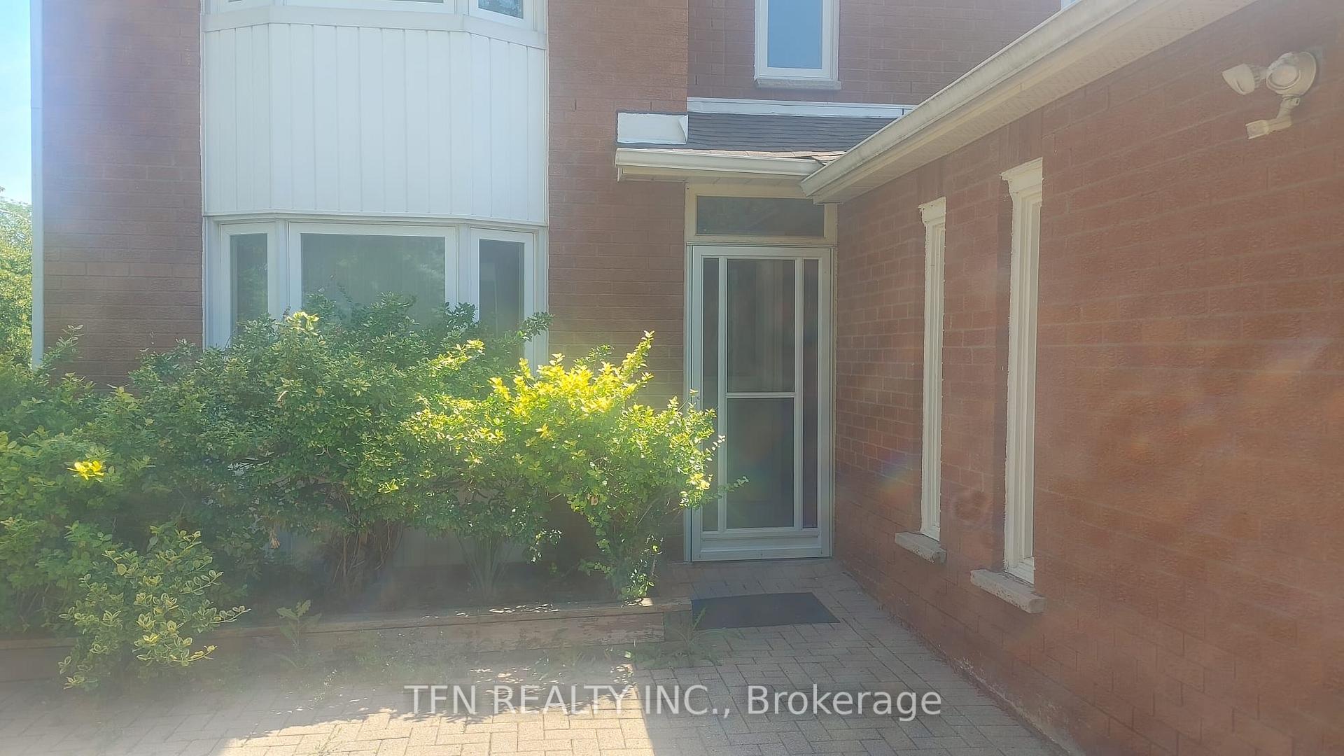 Photo 3 of 112 Trafalgar Square, Vaughan, Uplands — HOMEH