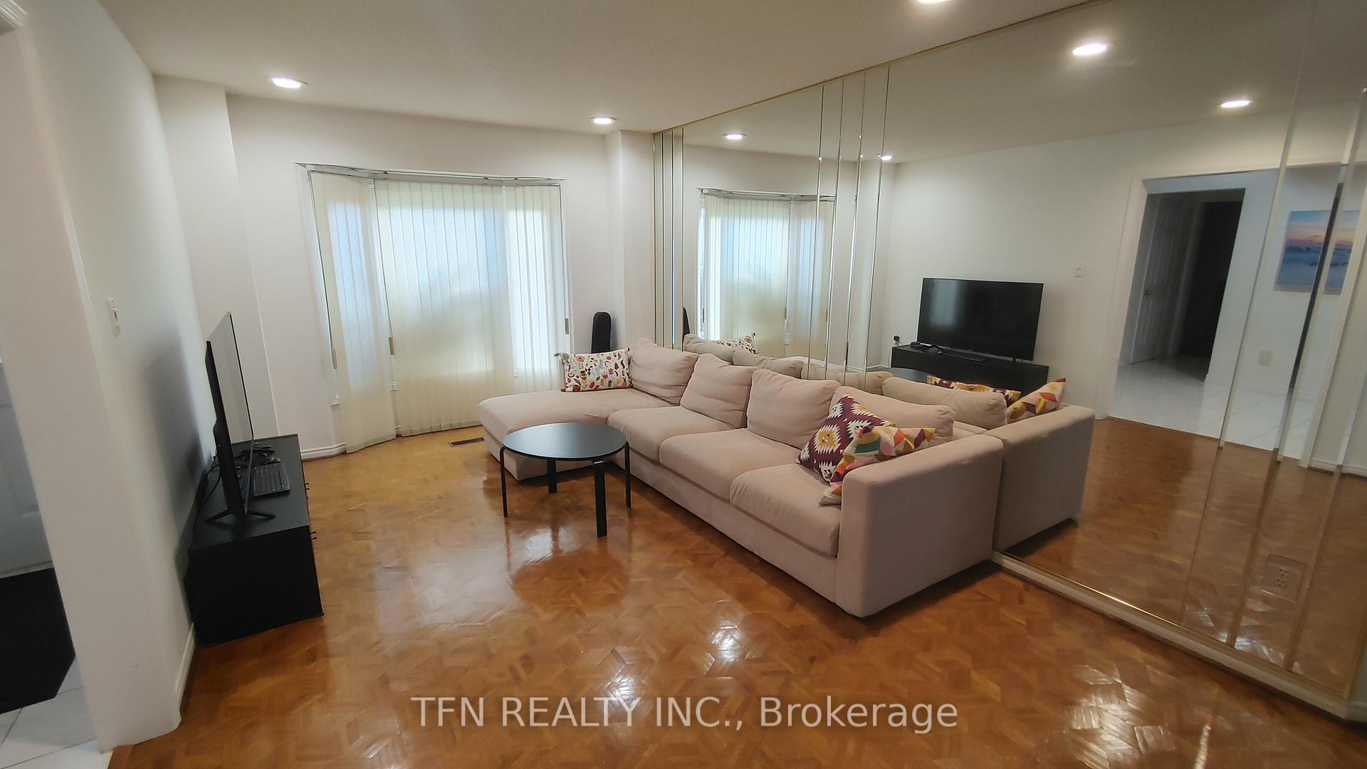 Photo 5 of 112 Trafalgar Square, Vaughan, Uplands — HOMEH