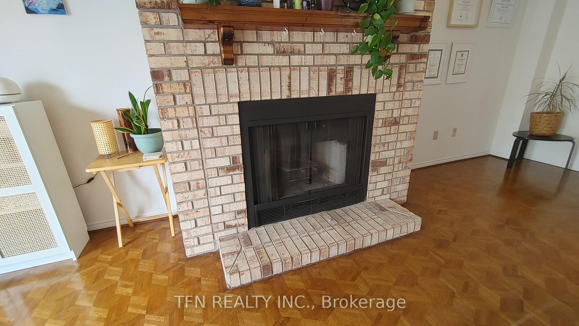 Photo 10 of 112 Trafalgar Square, Vaughan, Uplands — HOMEH
