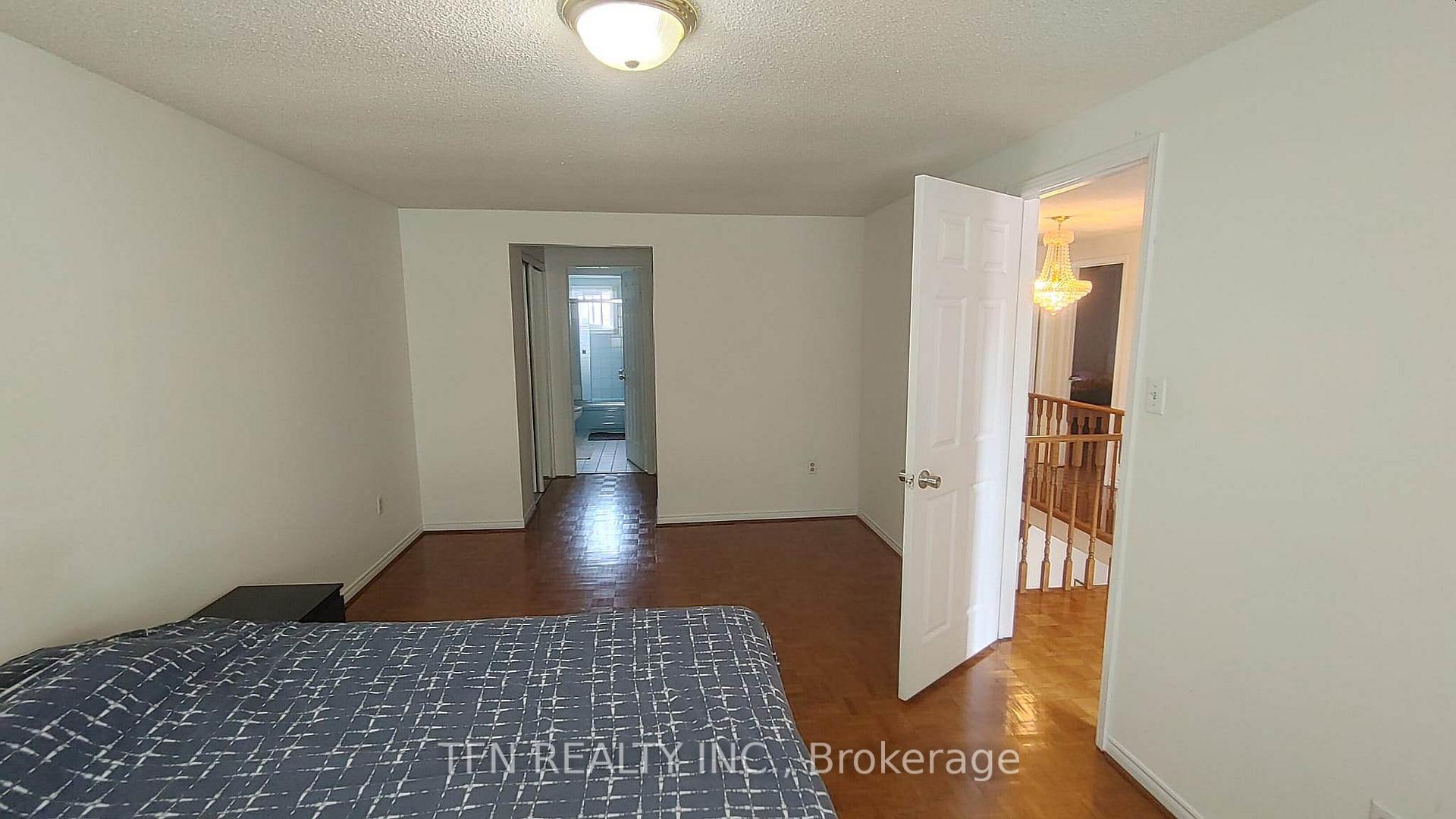 Photo 21 of 112 Trafalgar Square, Vaughan, Uplands — HOMEH