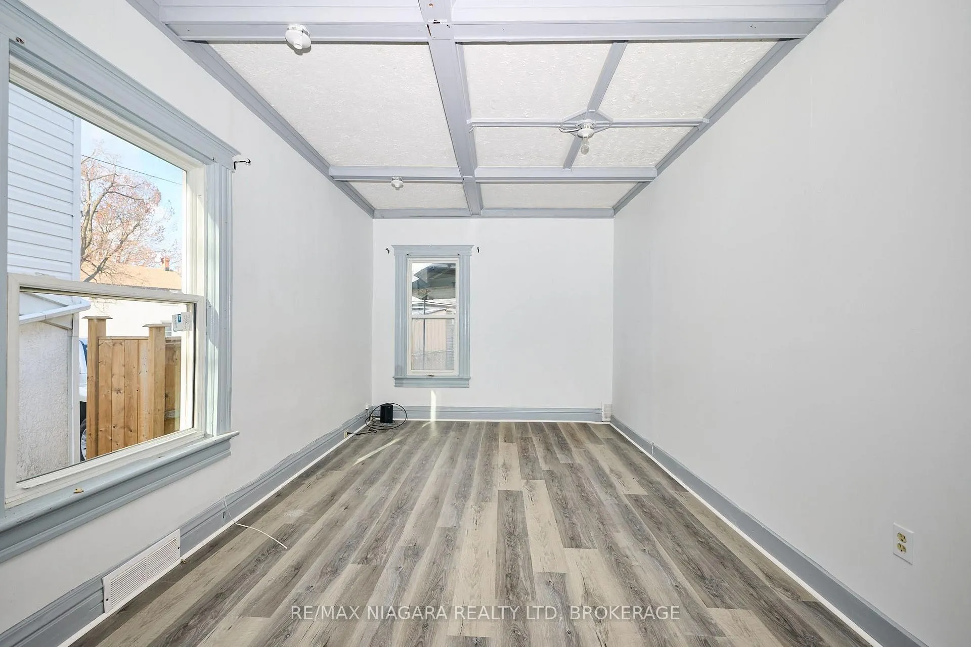 Photo 15 of 105A Welland Avenue, St. Catharines, Downtown — HOMEH