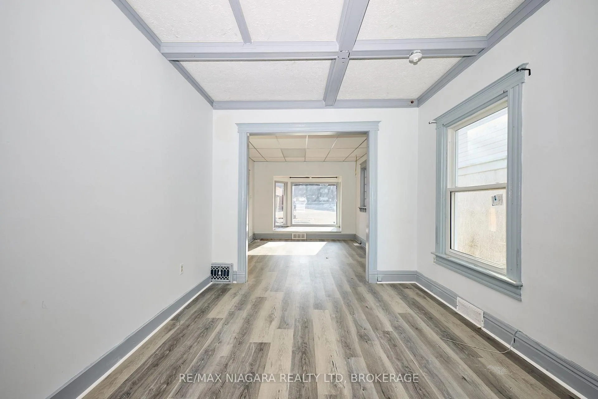 Photo 16 of 105A Welland Avenue, St. Catharines, Downtown — HOMEH