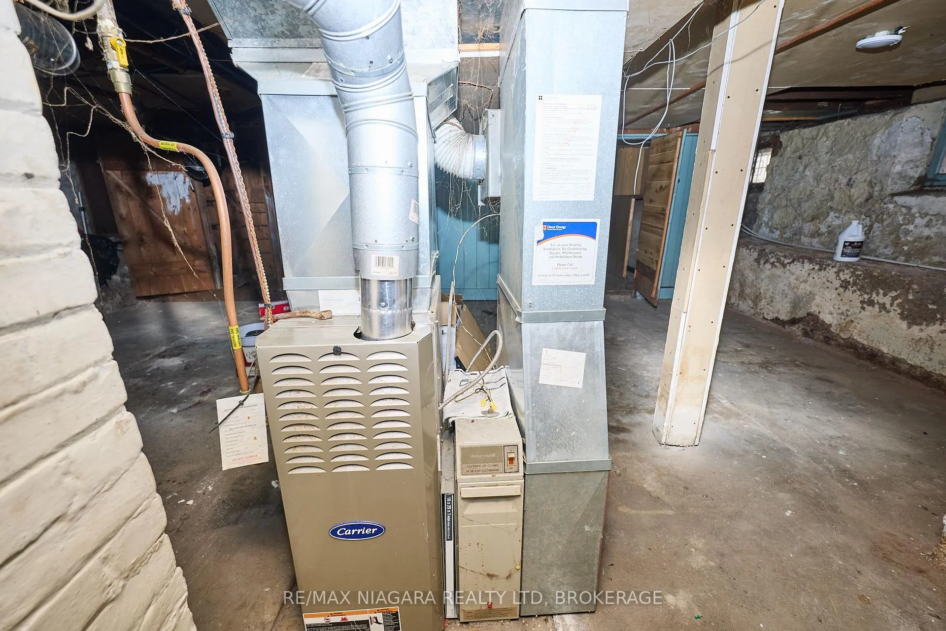 Photo 25 of 105A Welland Avenue, St. Catharines, Downtown — HOMEH