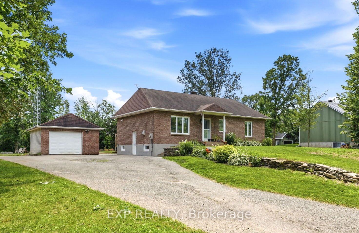 Front of 15302 Concession 8 & 9 Road