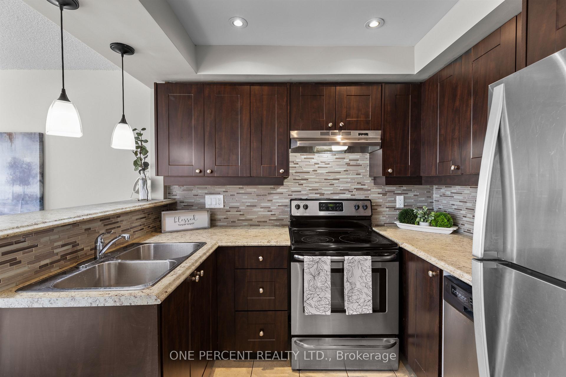Photo 14 of Unit #37, 12 Lankin Boulevard, Orillia — HOMEH