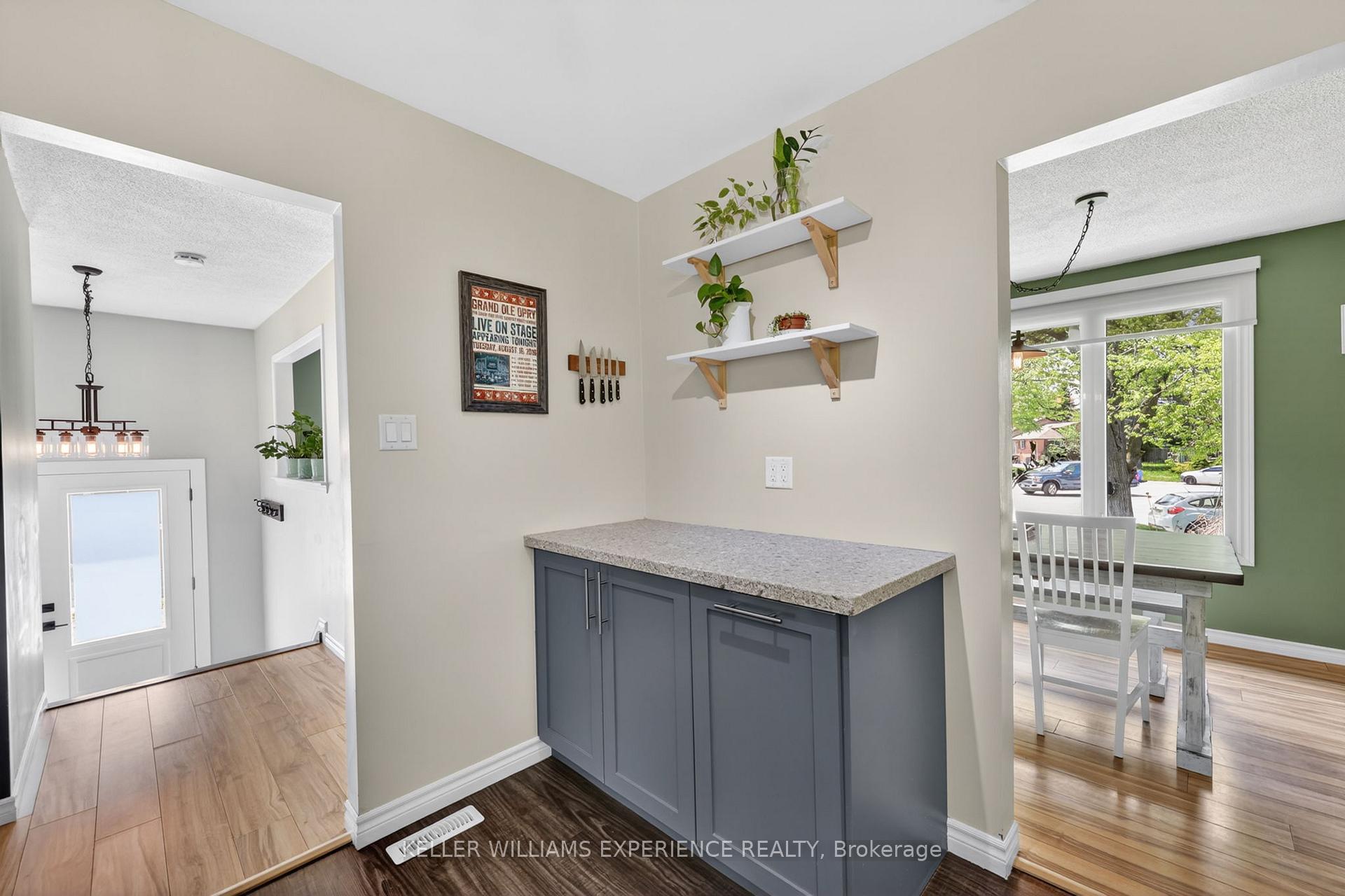 Photo 9 of 5 Atwood Court, Barrie, Letitia Heights — HOMEH