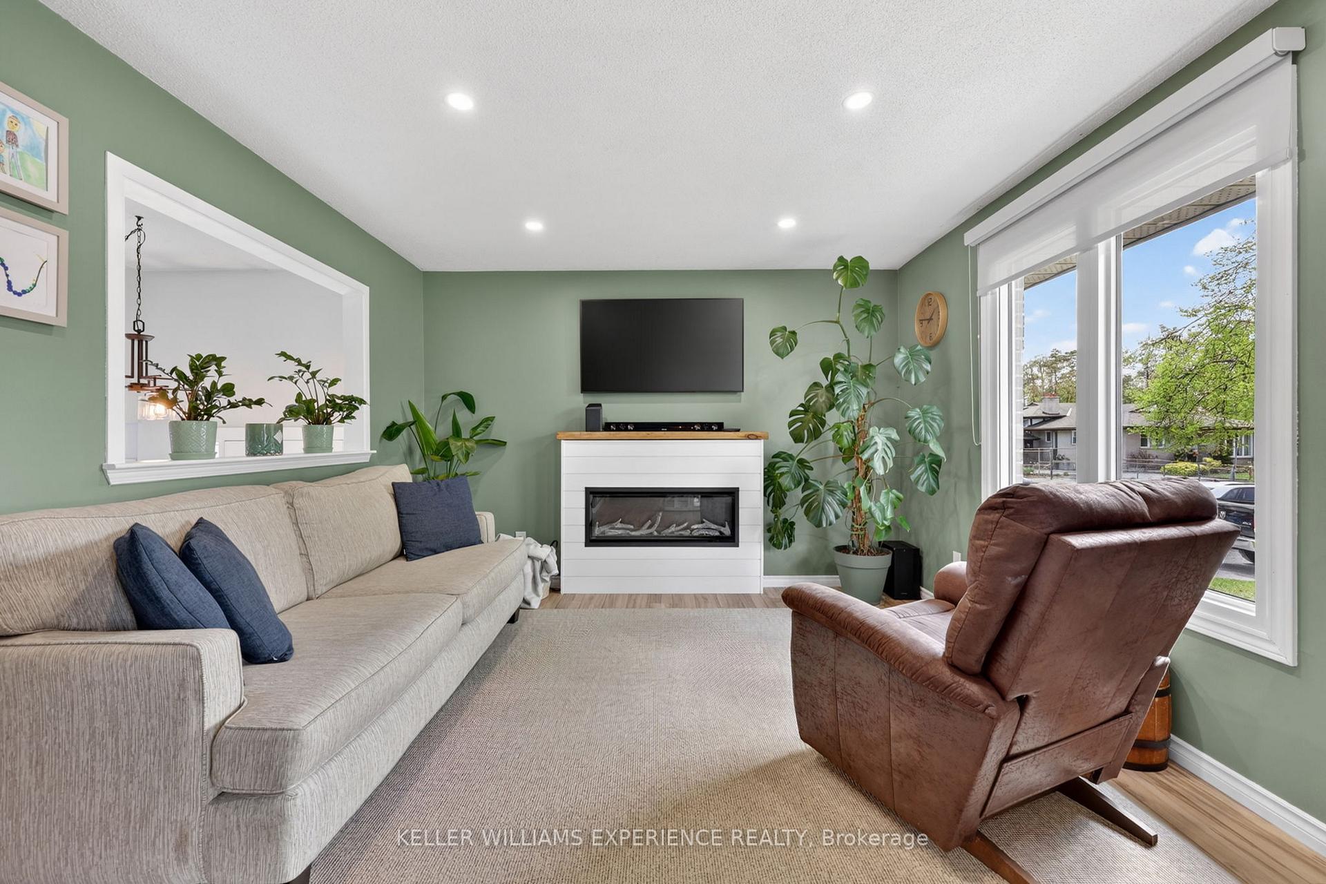 Photo 10 of 5 Atwood Court, Barrie, Letitia Heights — HOMEH