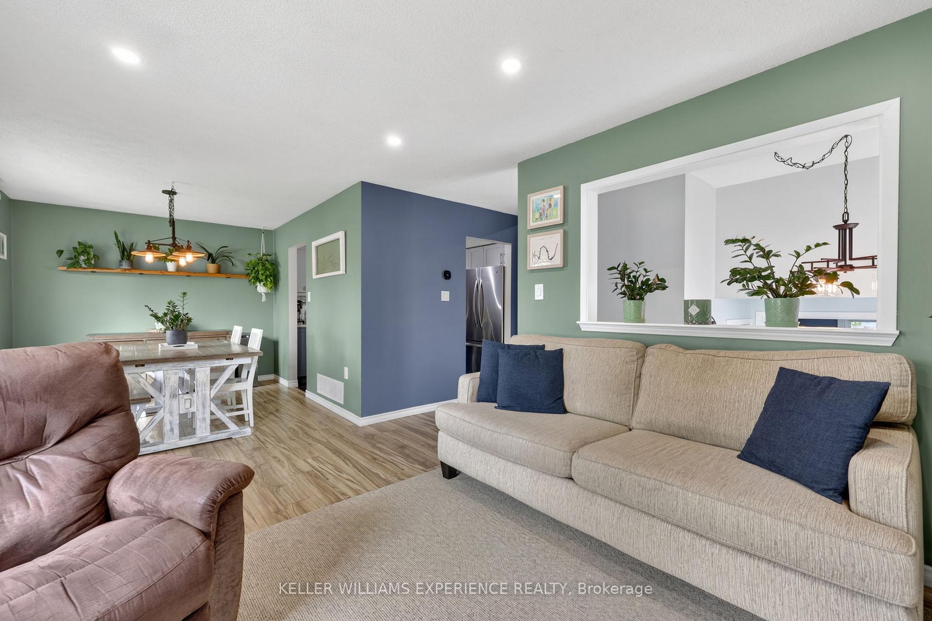 Photo 11 of 5 Atwood Court, Barrie, Letitia Heights — HOMEH