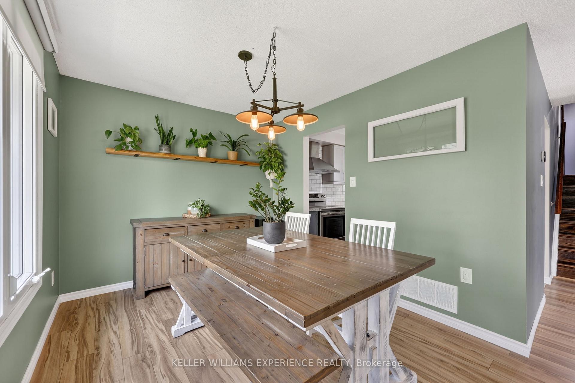 Photo 12 of 5 Atwood Court, Barrie, Letitia Heights — HOMEH