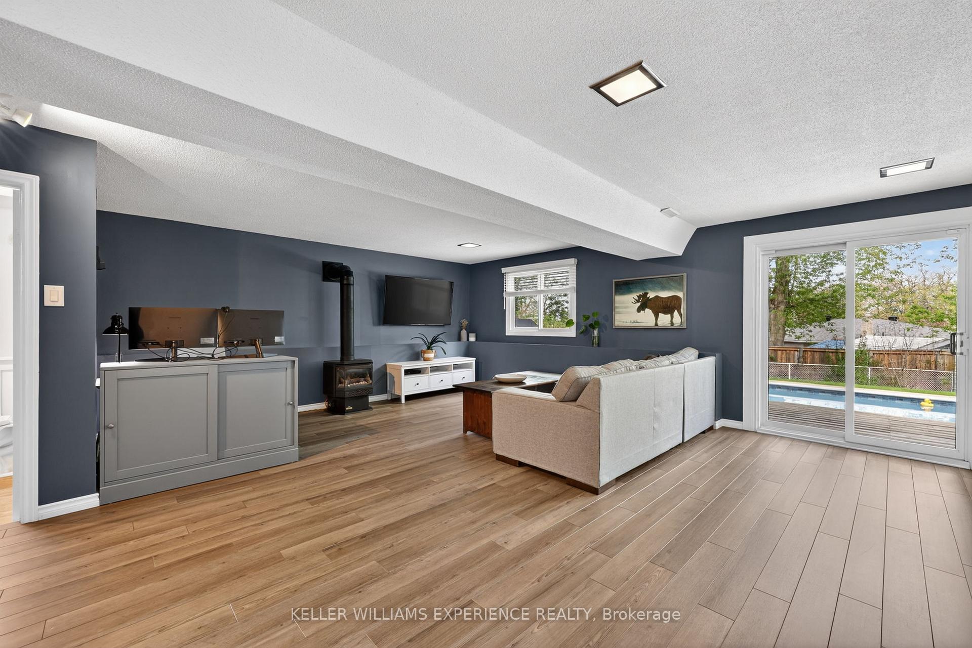 Photo 19 of 5 Atwood Court, Barrie, Letitia Heights — HOMEH