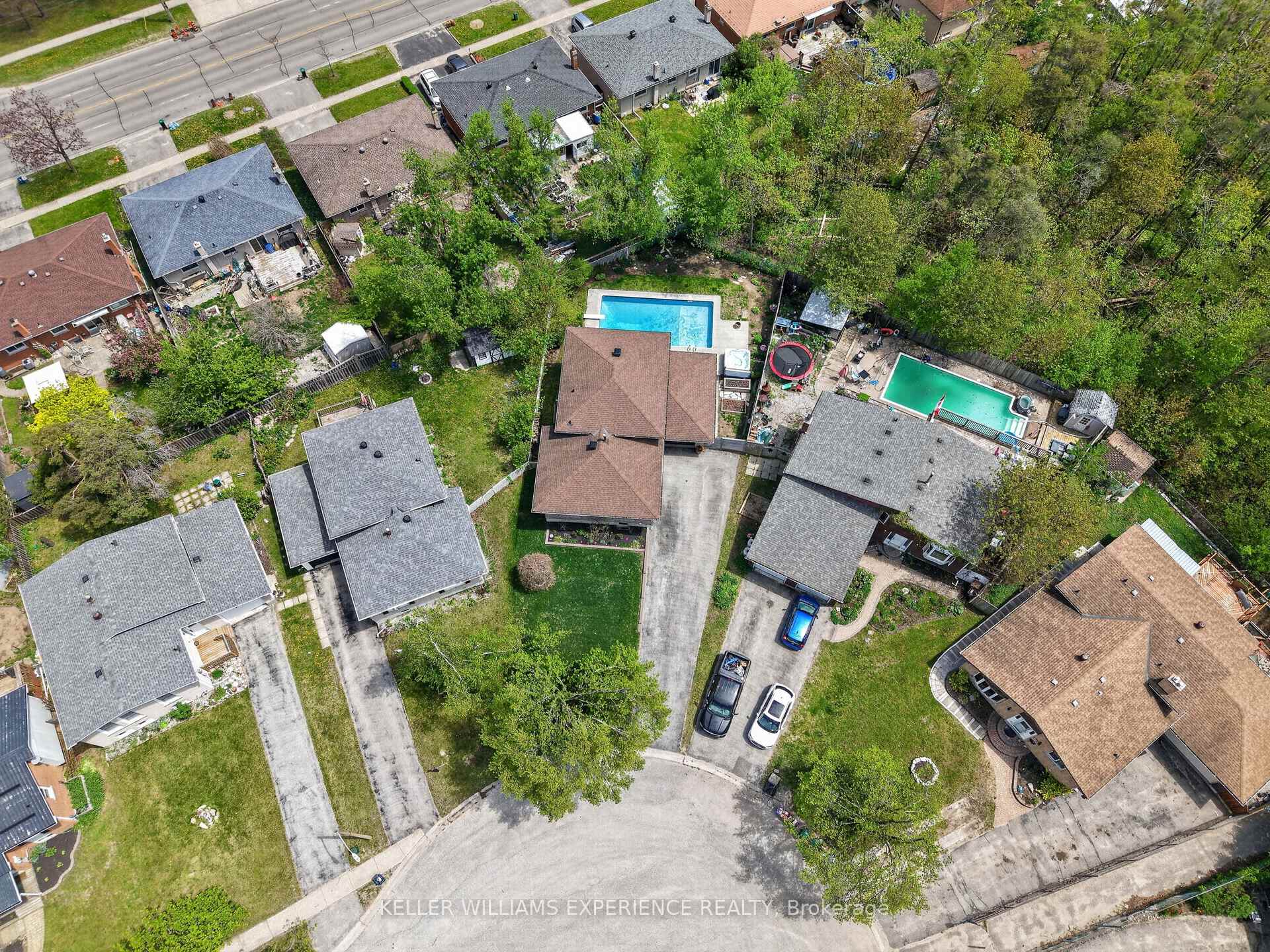 Photo 30 of 5 Atwood Court, Barrie, Letitia Heights — HOMEH