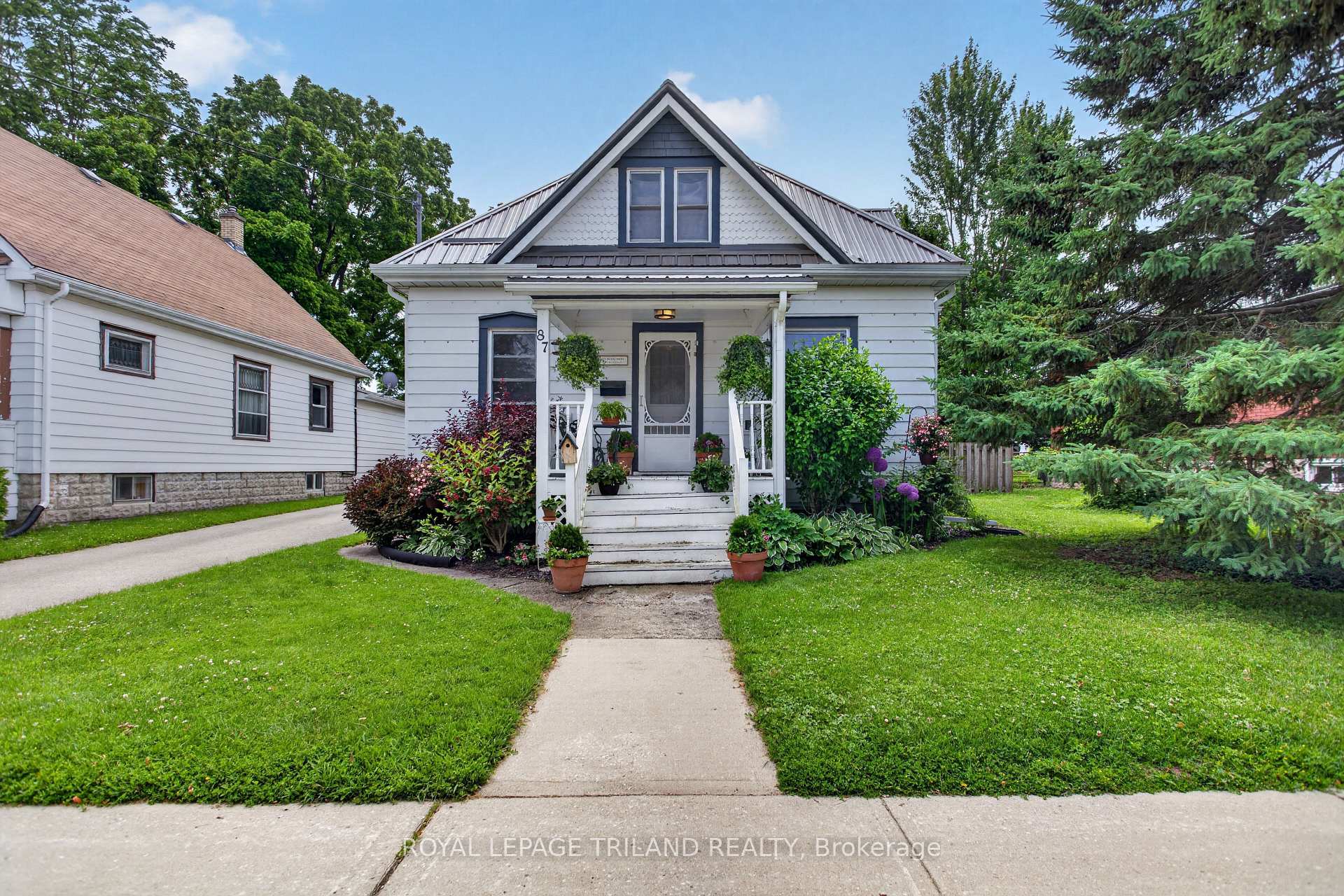 Photo 2 of 87 Chestnut Street, St. Thomas — HOMEH