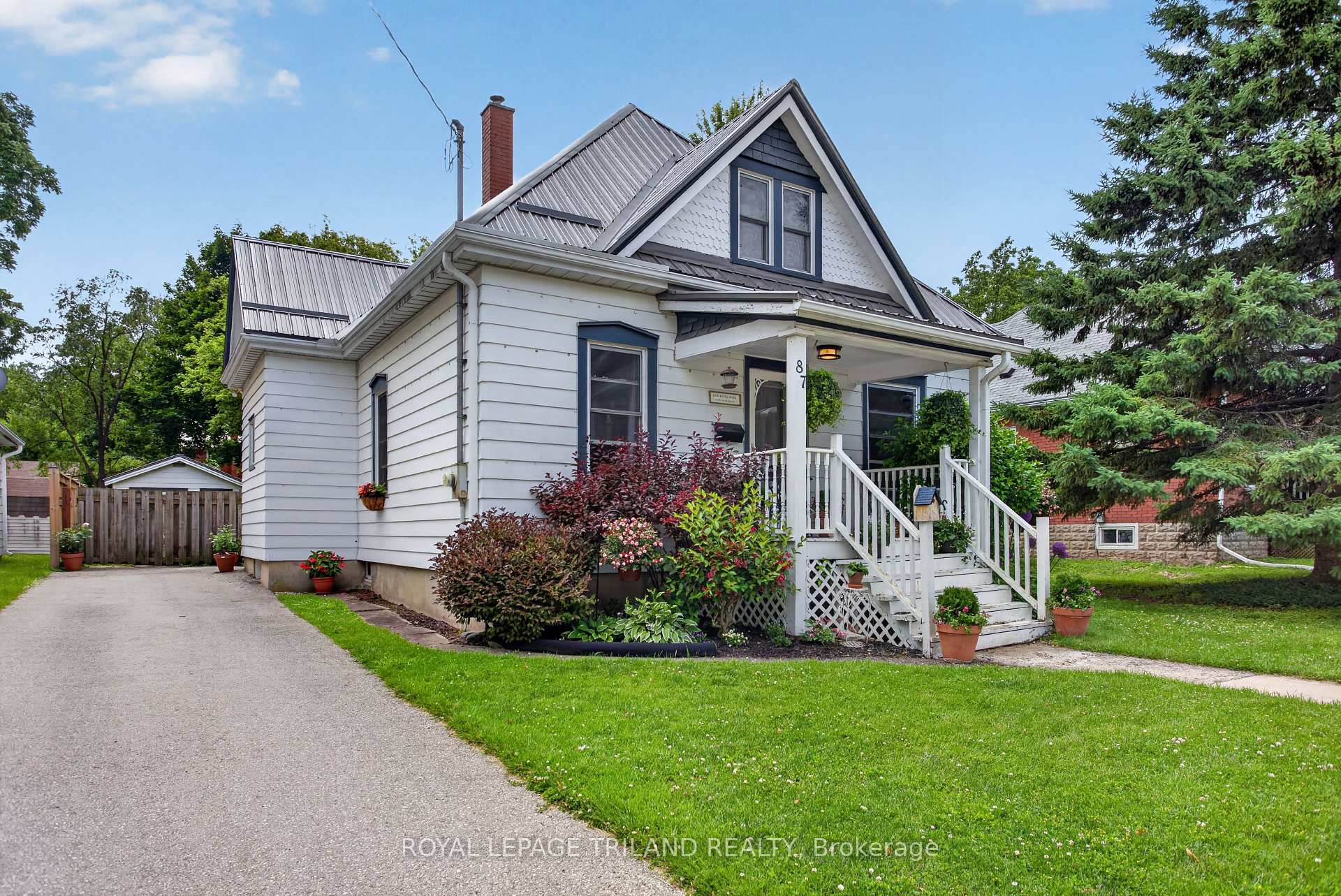 Photo 4 of 87 Chestnut Street, St. Thomas — HOMEH