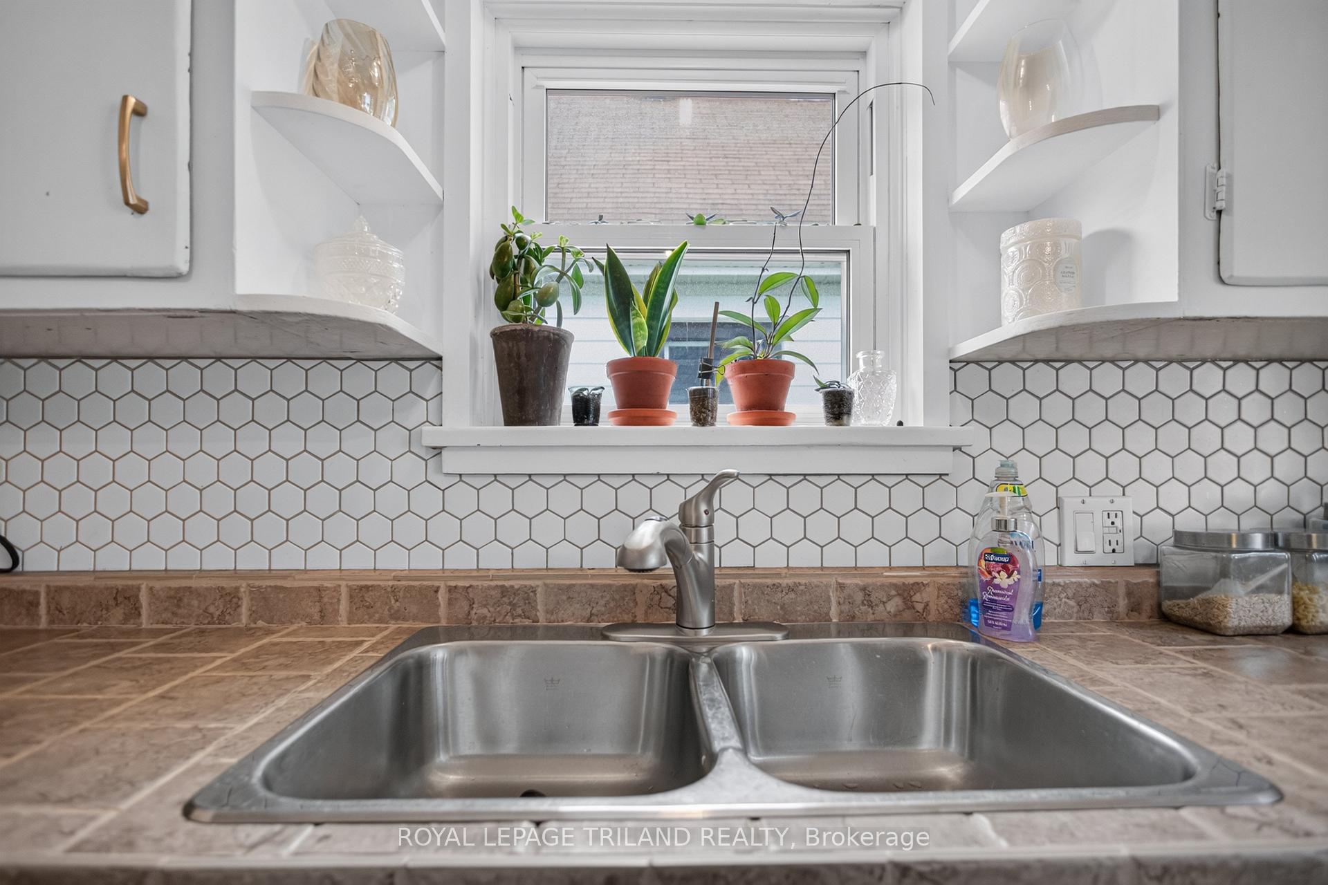 Photo 20 of 87 Chestnut Street, St. Thomas — HOMEH