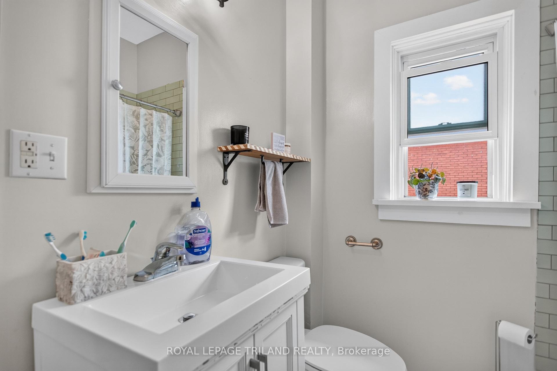 Photo 33 of 87 Chestnut Street, St. Thomas — HOMEH