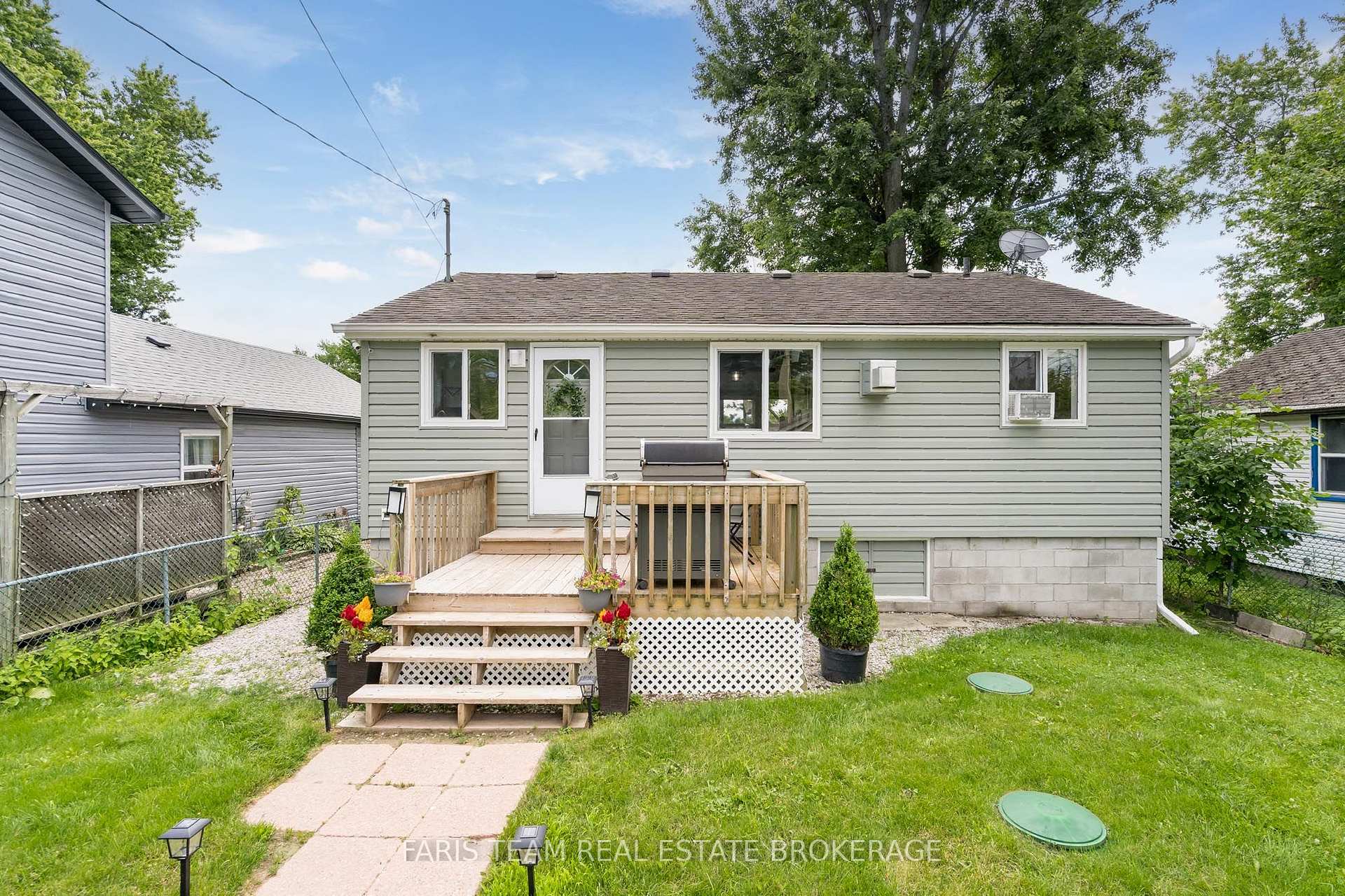 Photo 1 of 1067 Park Place, Innisfil, Rural Innisfil — HOMEH