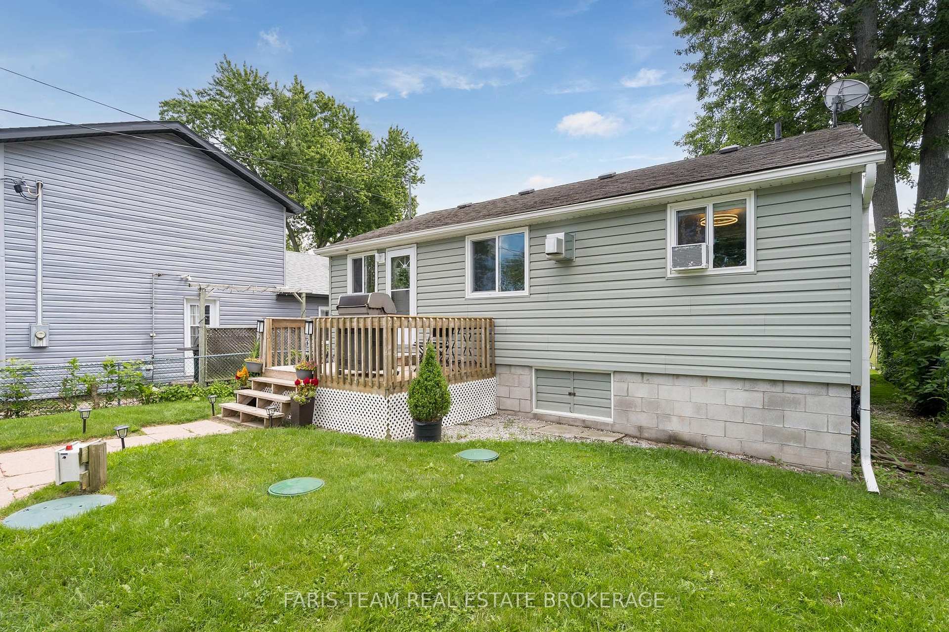 Photo 2 of 1067 Park Place, Innisfil, Rural Innisfil — HOMEH