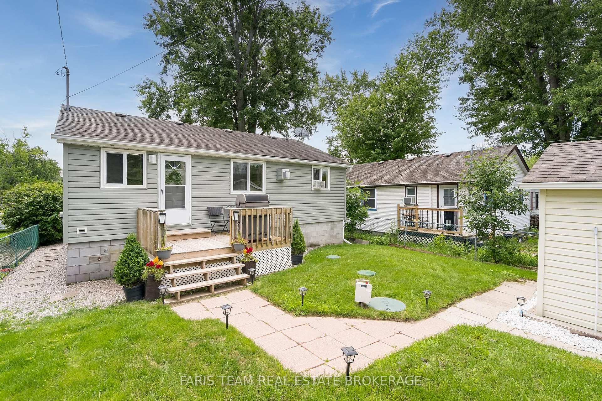Photo 3 of 1067 Park Place, Innisfil, Rural Innisfil — HOMEH