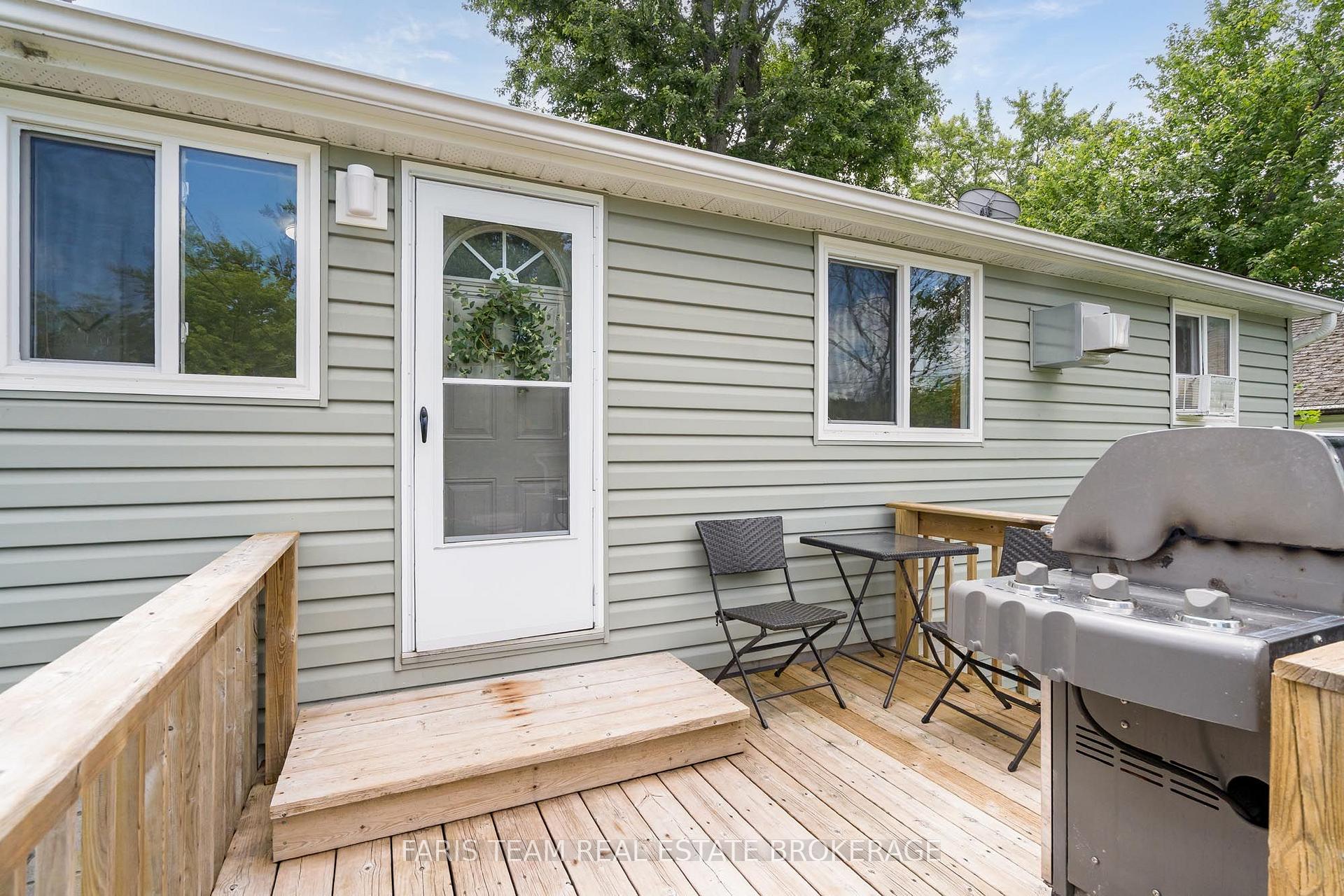 Photo 4 of 1067 Park Place, Innisfil, Rural Innisfil — HOMEH