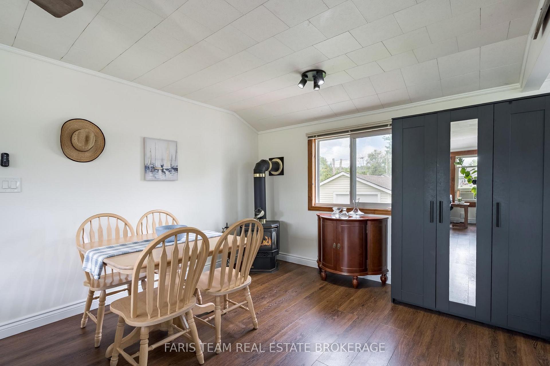Photo 9 of 1067 Park Place, Innisfil, Rural Innisfil — HOMEH