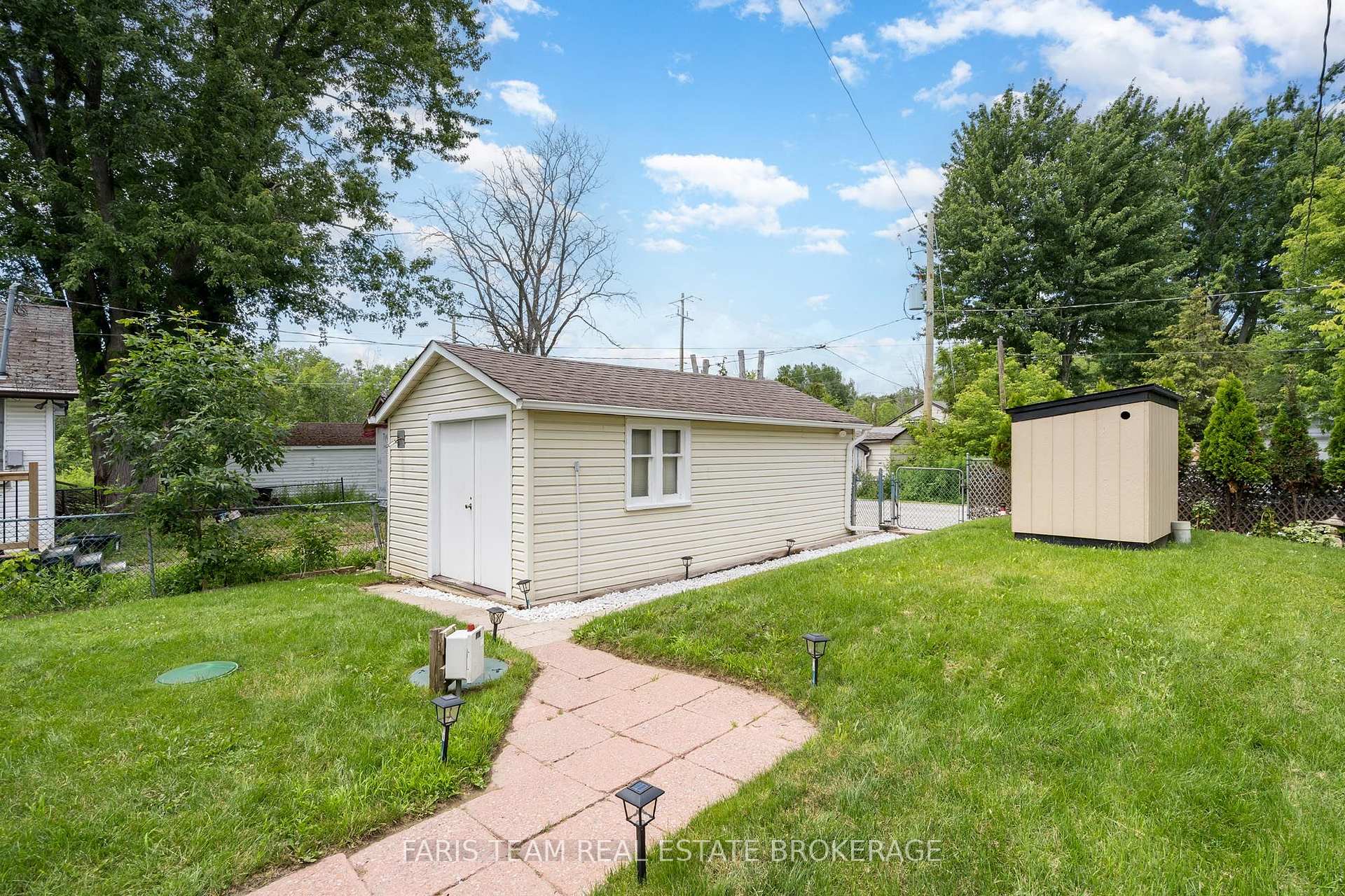 Photo 31 of 1067 Park Place, Innisfil, Rural Innisfil — HOMEH