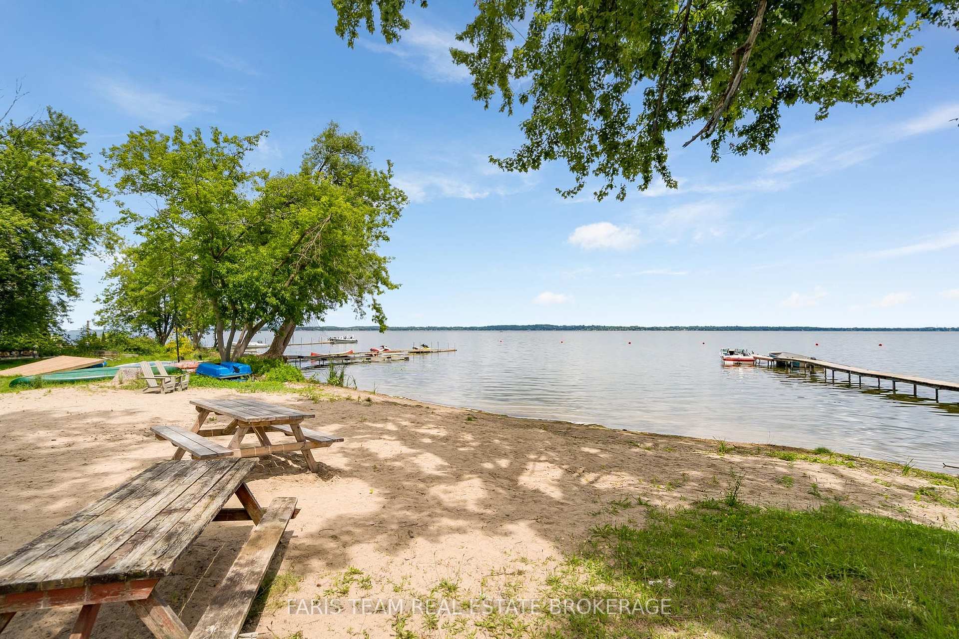 Photo 35 of 1067 Park Place, Innisfil, Rural Innisfil — HOMEH