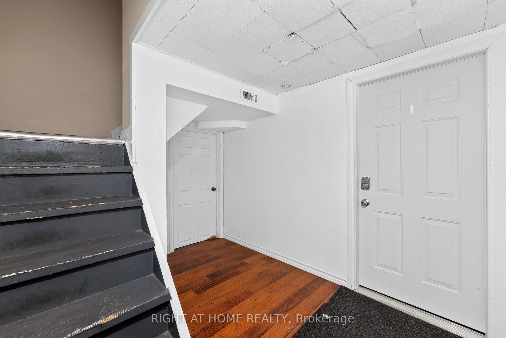 Photo 4 of 60 Westwood Drive, Ottawa, Meadowlands/Crestview — HOMEH