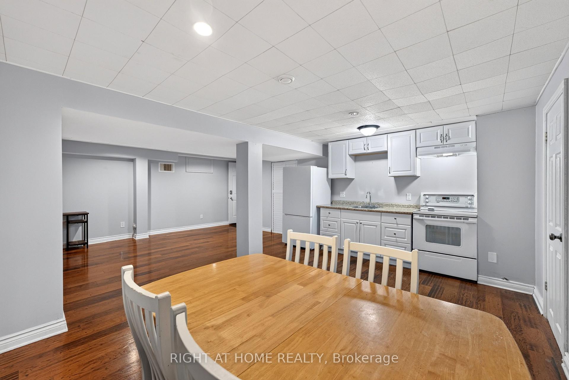 Photo 9 of 60 Westwood Drive, Ottawa, Meadowlands/Crestview — HOMEH
