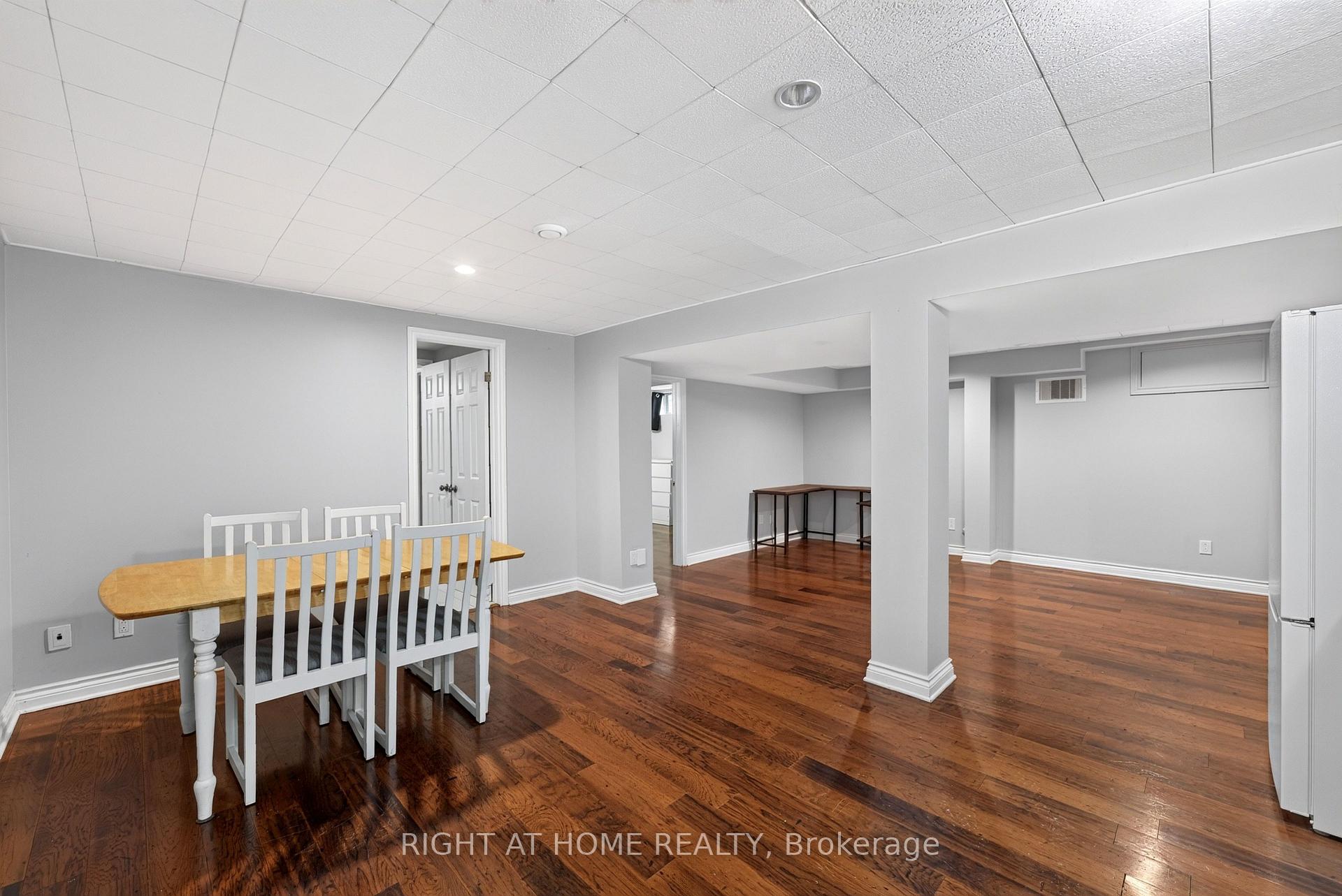 Photo 10 of 60 Westwood Drive, Ottawa, Meadowlands/Crestview — HOMEH
