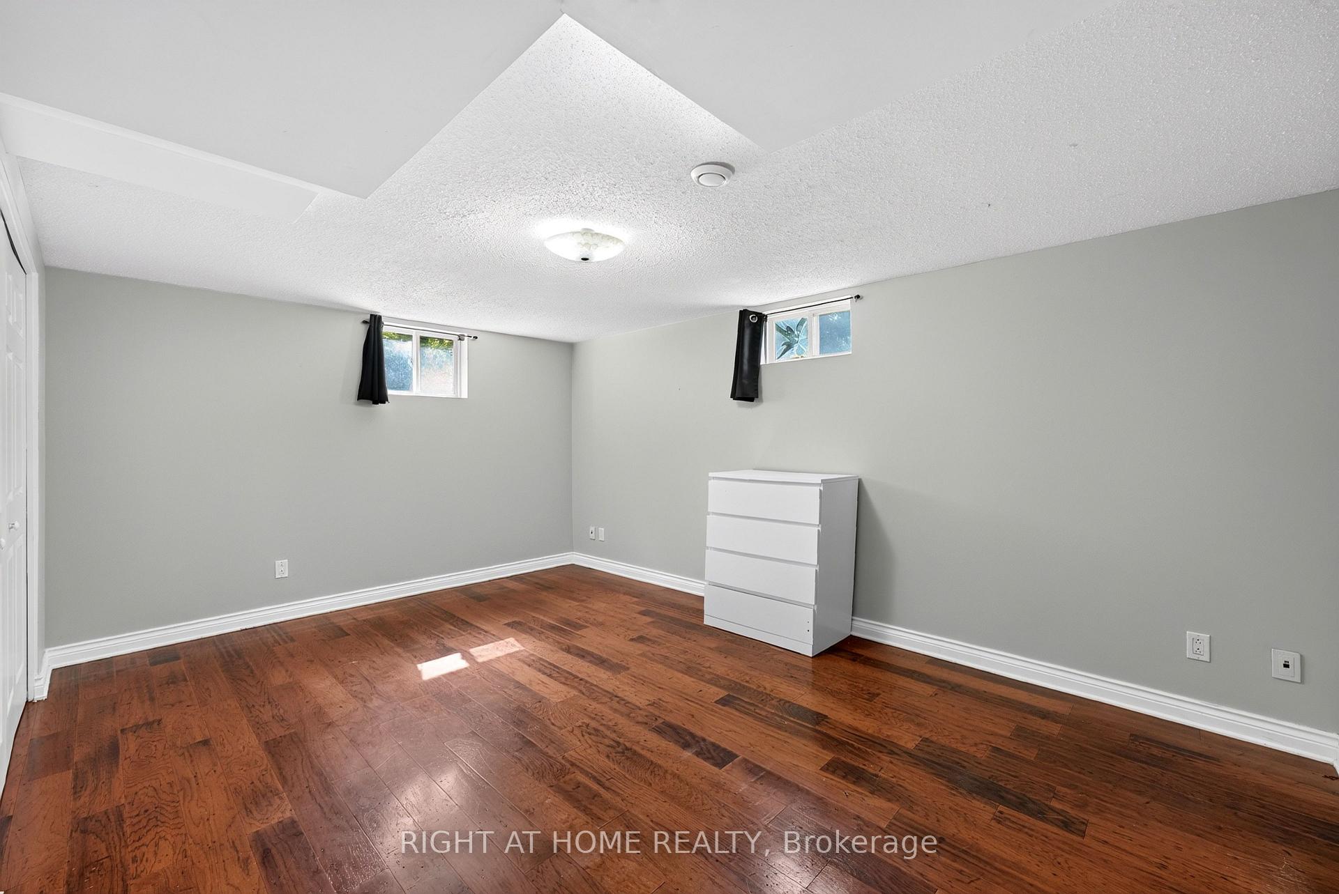 Photo 12 of 60 Westwood Drive, Ottawa, Meadowlands/Crestview — HOMEH