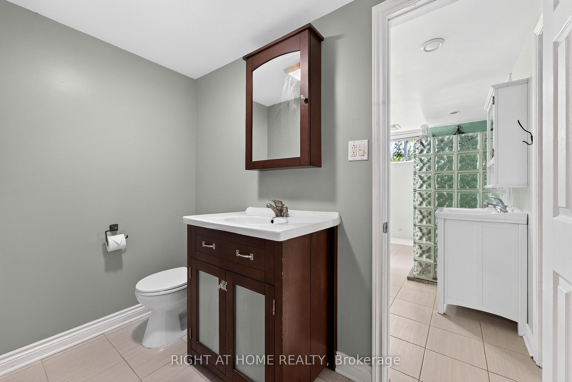 Photo 16 of 60 Westwood Drive, Ottawa, Meadowlands/Crestview — HOMEH