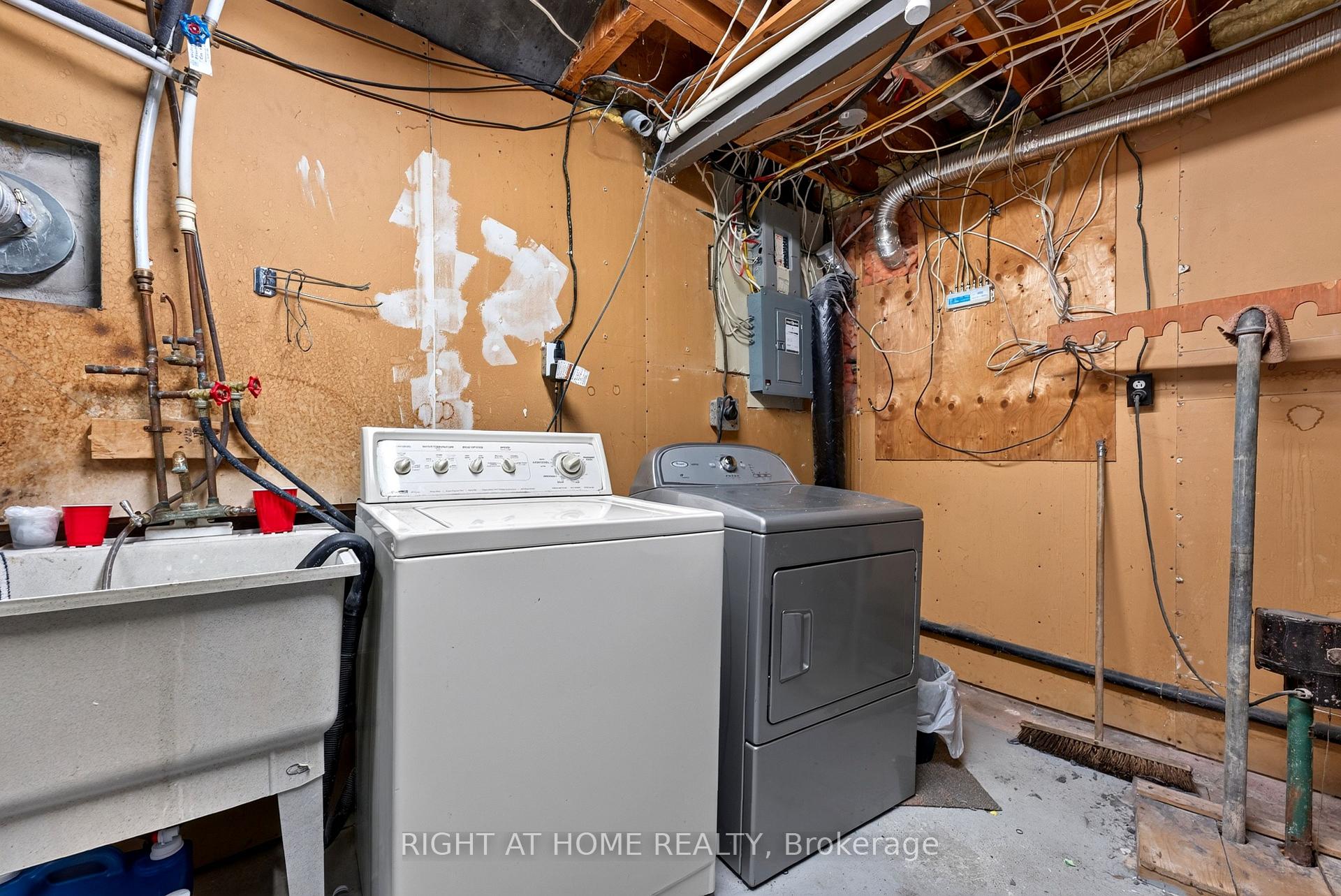Photo 21 of 60 Westwood Drive, Ottawa, Meadowlands/Crestview — HOMEH