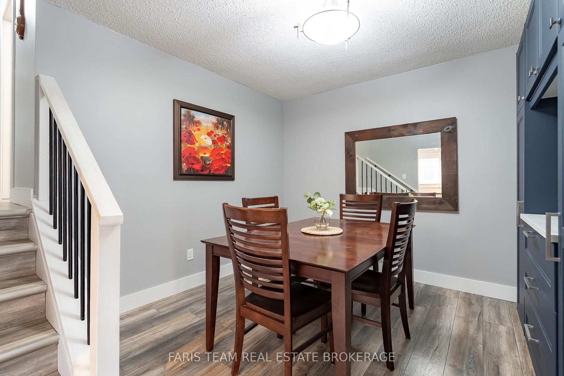 Photo 11 of 20 Leslie Drive, Collingwood — HOMEH
