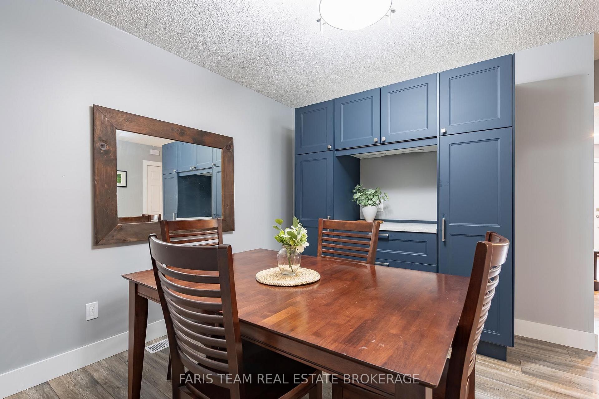 Photo 12 of 20 Leslie Drive, Collingwood — HOMEH