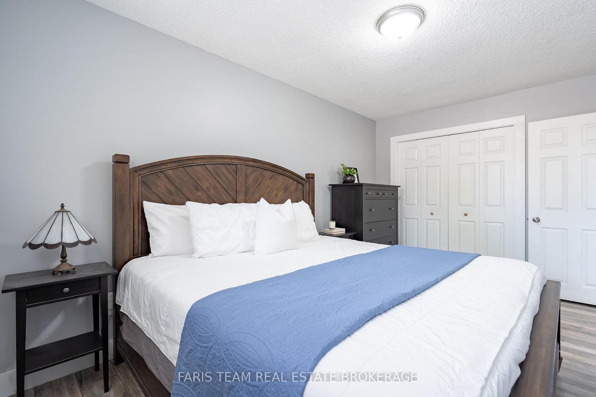 Photo 18 of 20 Leslie Drive, Collingwood — HOMEH