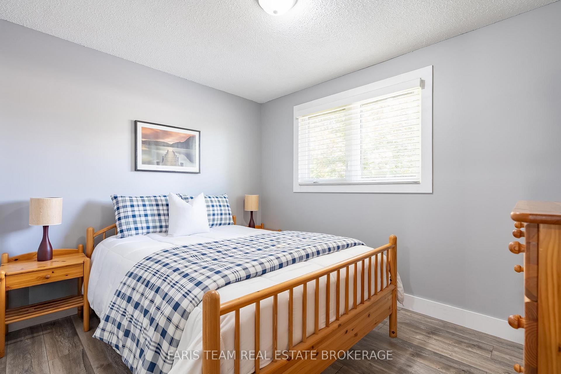 Photo 19 of 20 Leslie Drive, Collingwood — HOMEH