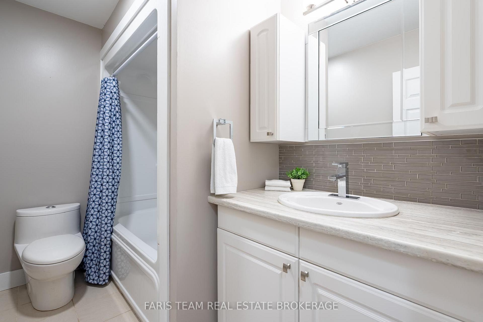 Photo 22 of 20 Leslie Drive, Collingwood — HOMEH
